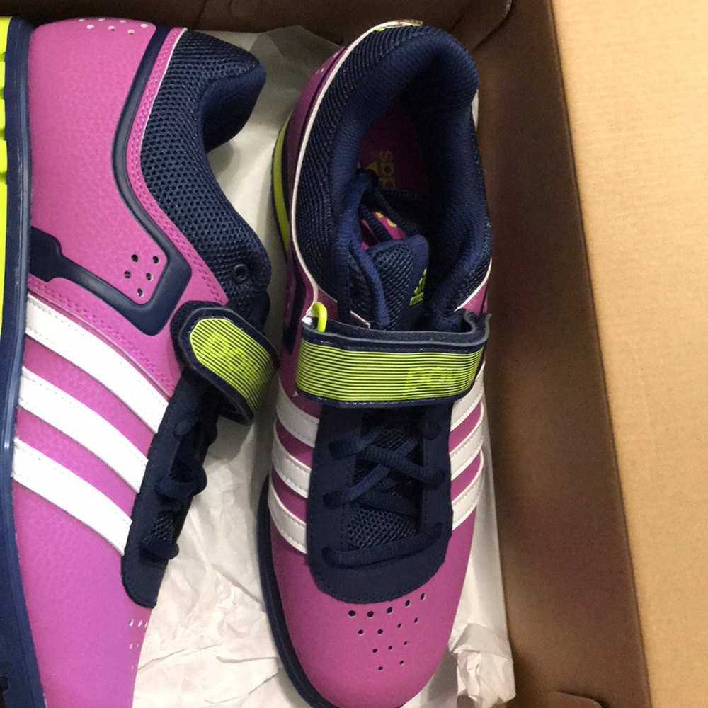 Adidas powerlift shoes